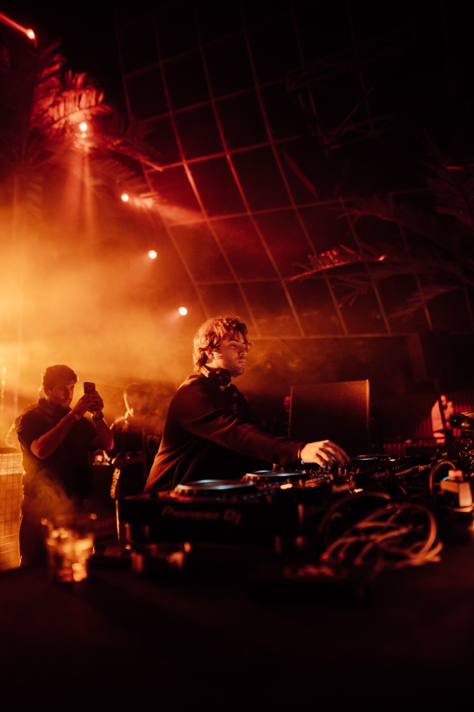 A DEEN mid-set, frame 1